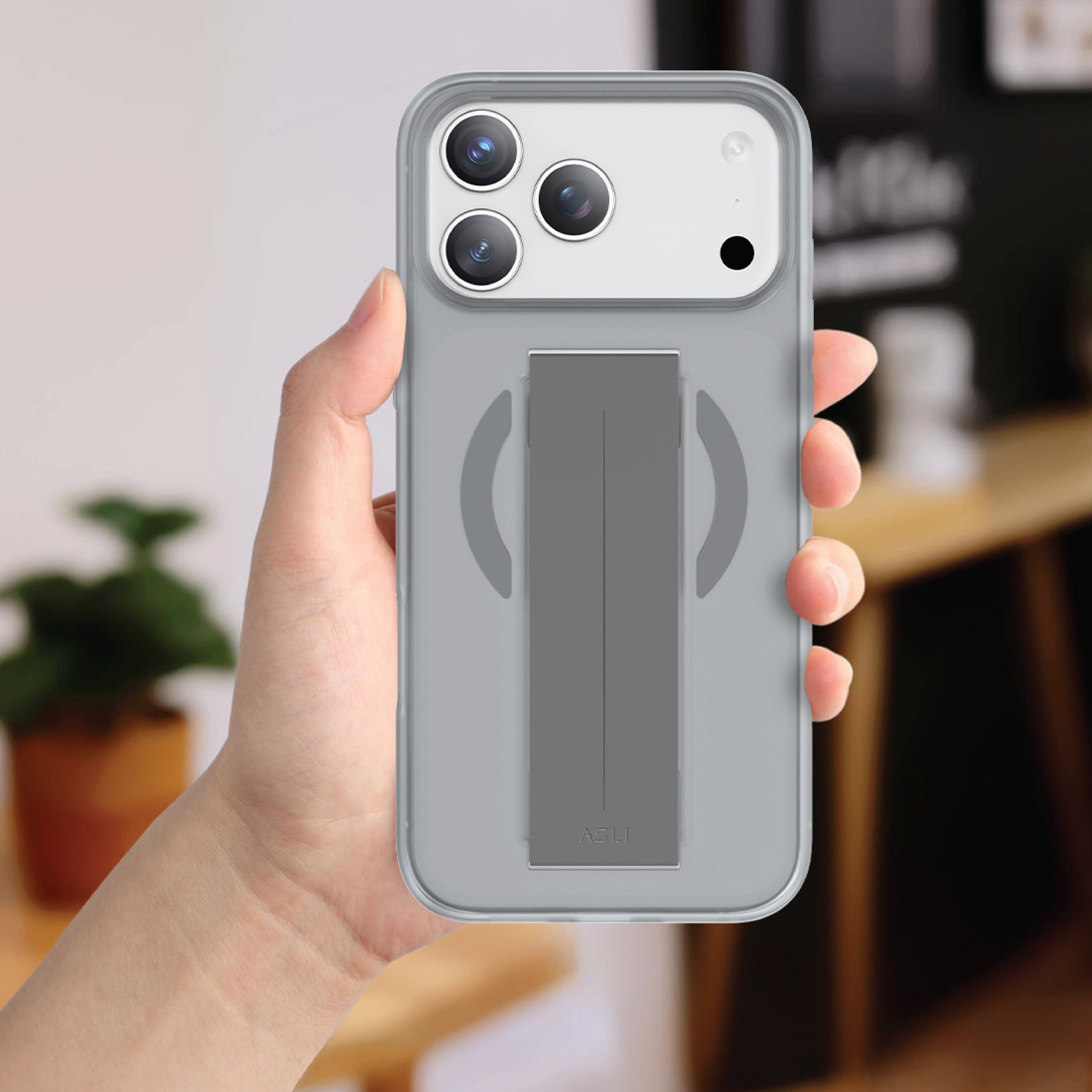 كڤر حماية سيليكون MagTrox Grip من أسلي جلوبال متوافق مع MagSafe مع مسكة مريحة لهاتف iPhone 17 Pro | تيتانيوم طبيعي