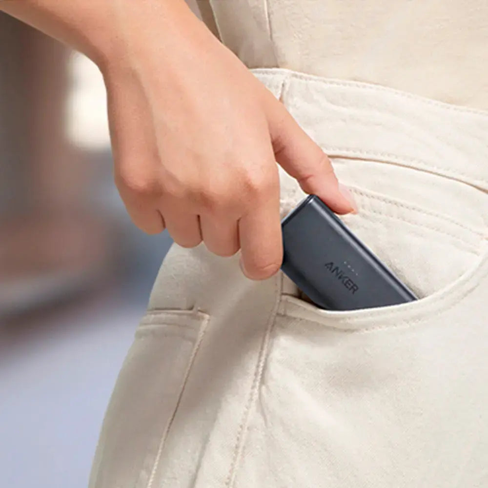 بطارية متنقلة Nano من Anker (5000 مللي أمبير، 22.5 واط،شحن سريع موصل USB-C قابل للطي) | أسود