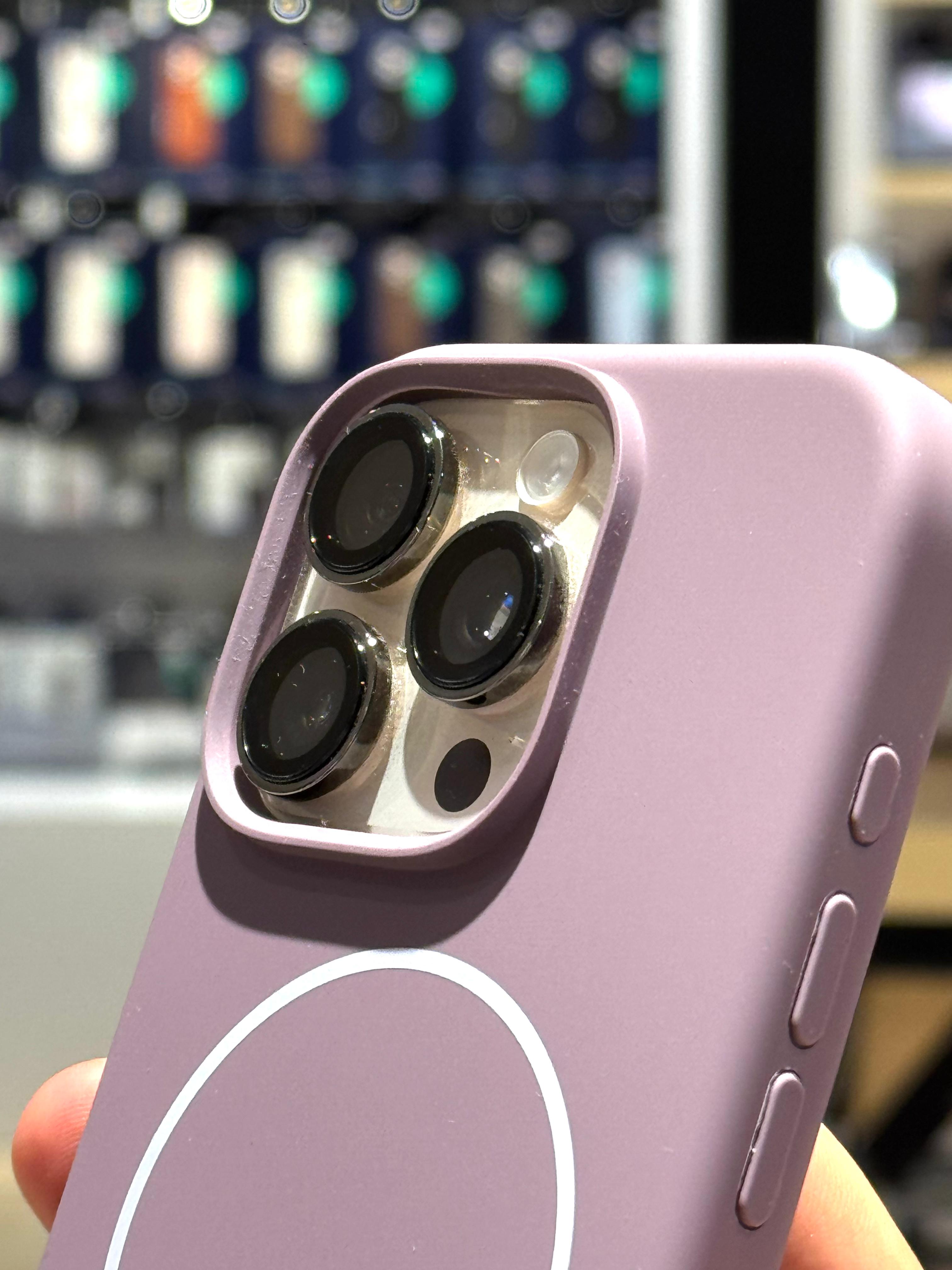 كڤر حماية سيليكون من ليزل متوافق مع MagSafe لهاتف iPhone 16 Pro Max|بنفسجي