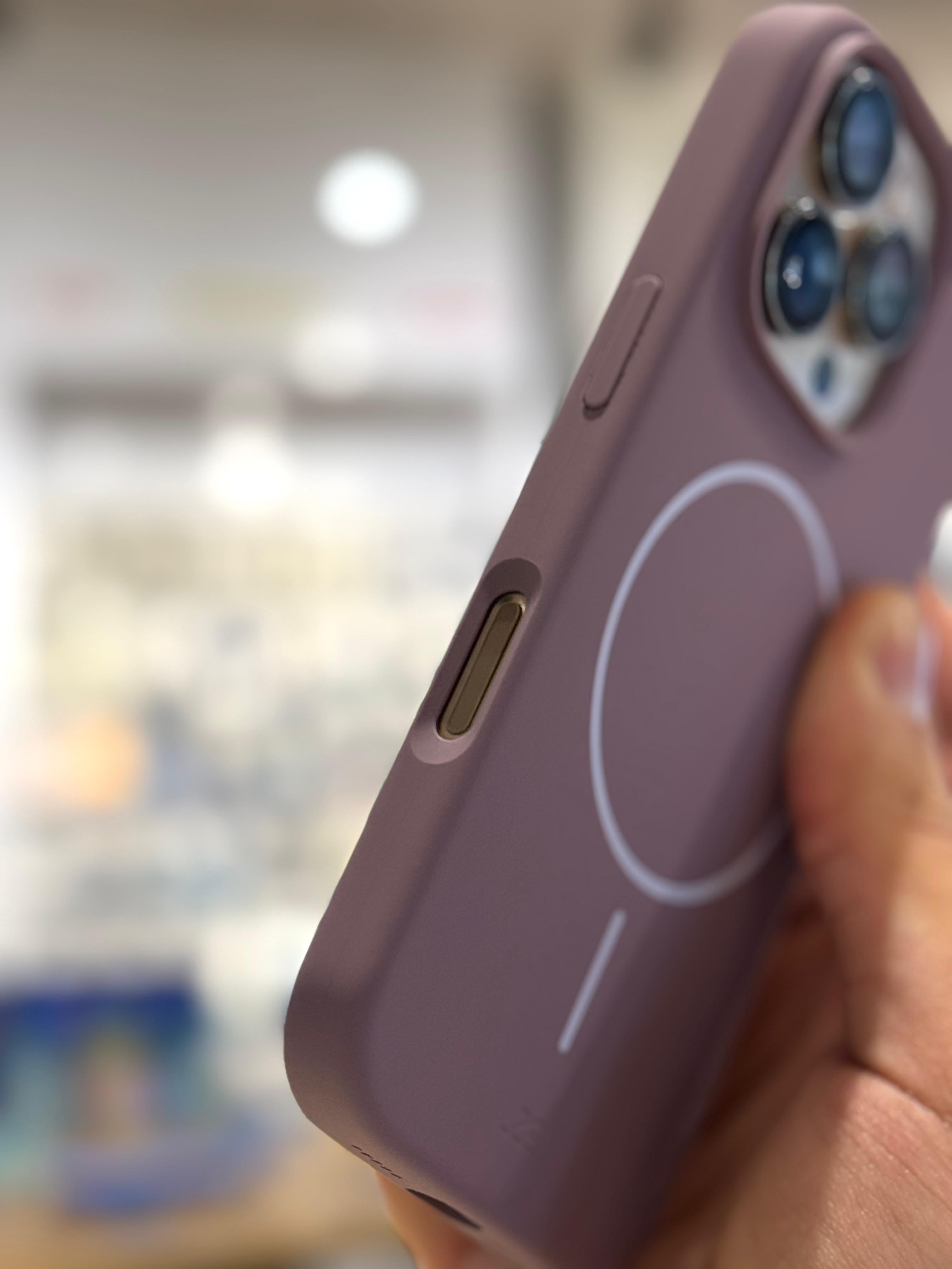 كڤر حماية سيليكون من ليزل متوافق مع MagSafe لهاتف iPhone 16 Pro Max|بنفسجي