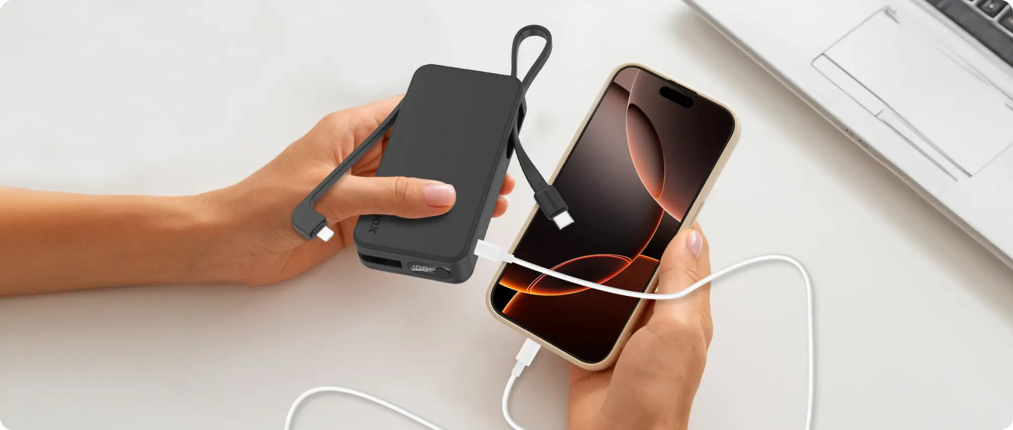 بطارية متنقلة Momax 1-Power Vital بسعة 10000 مللي أمبير مع كابلين مدمجين USB-C و Lightning | أسود