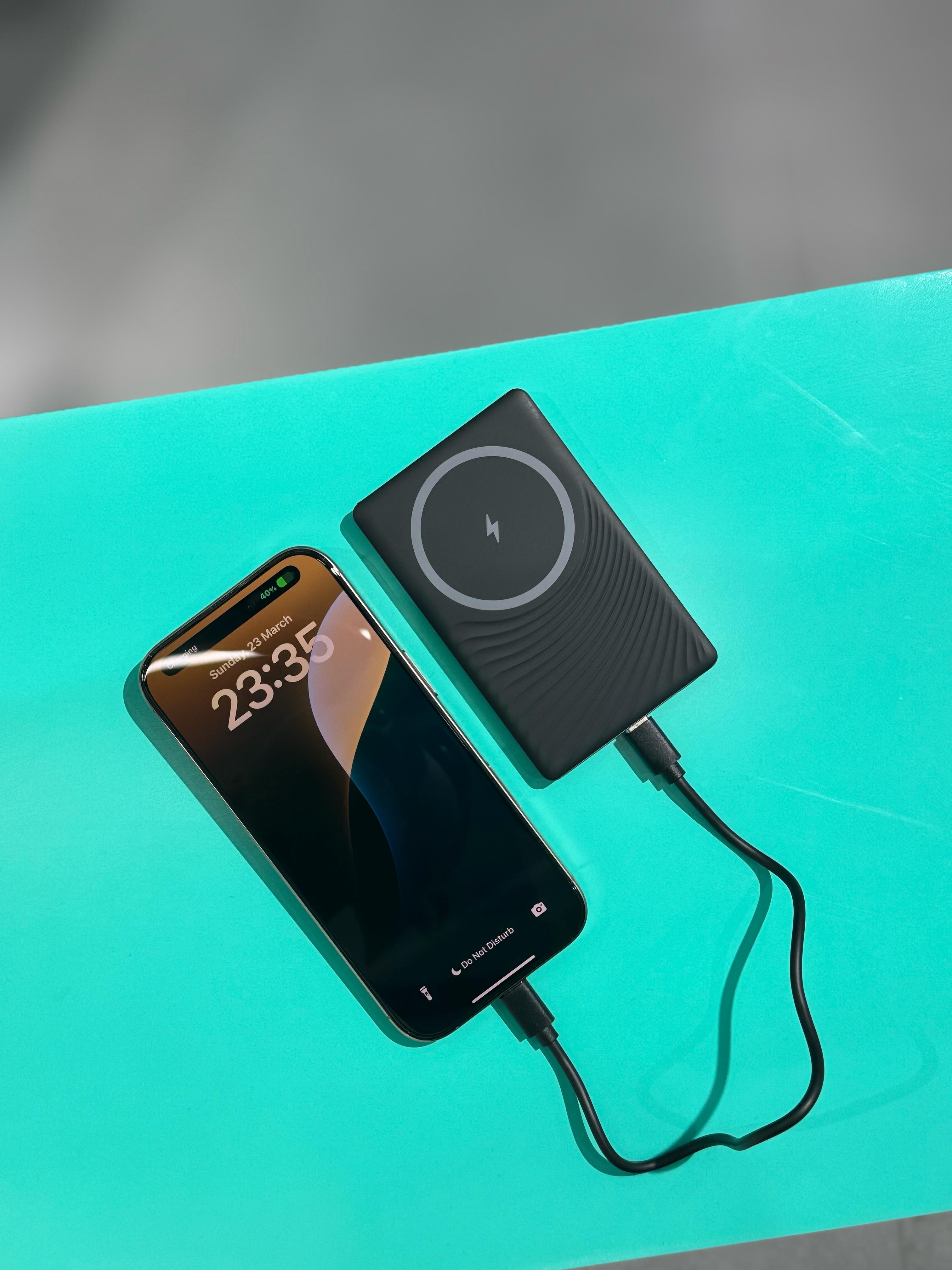 LZEL MagNexus Neox Series 5000mAh MagSafe Mini Power Bank 15W Wireless Fast Charger|Black