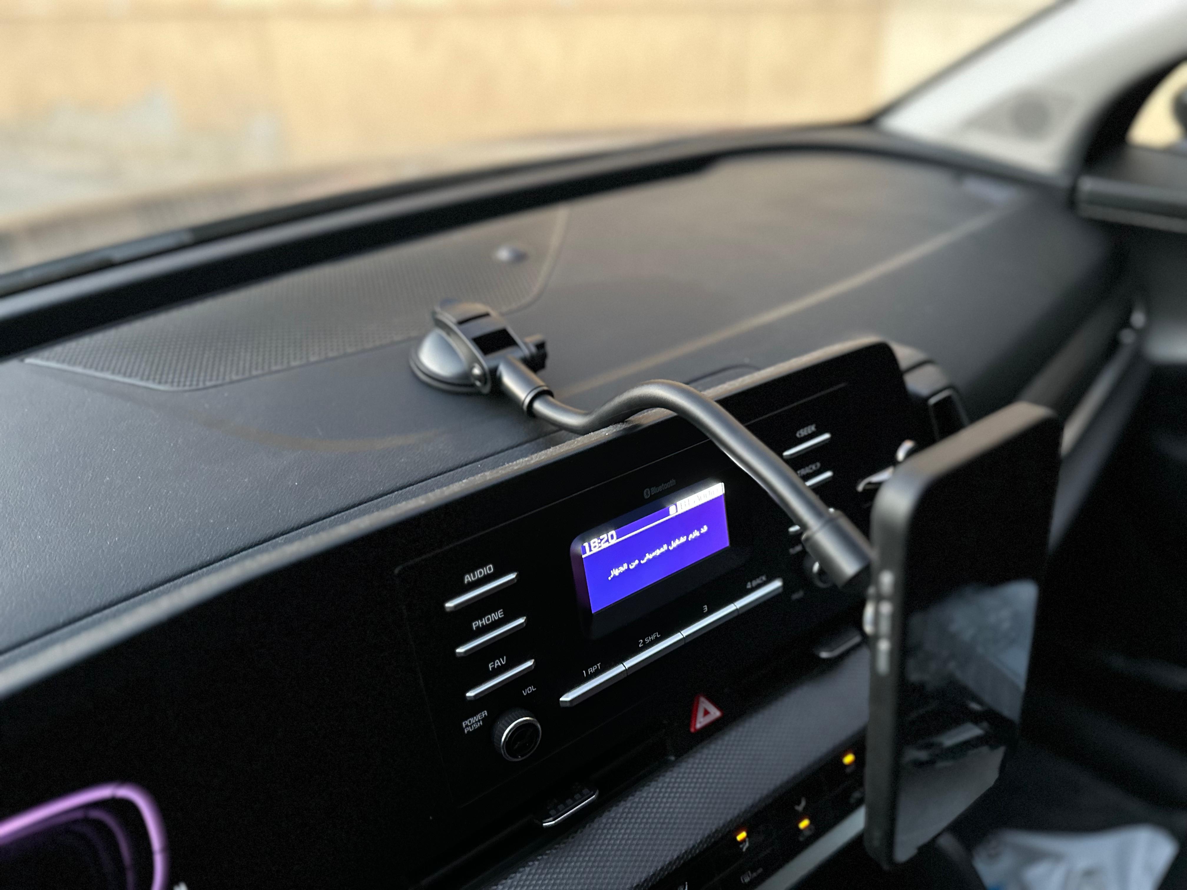 Magdrive Core شاحن سيارة مغناطيسي من LZEL مع دوران 360 درجة ومشبك بلمسة واحدة