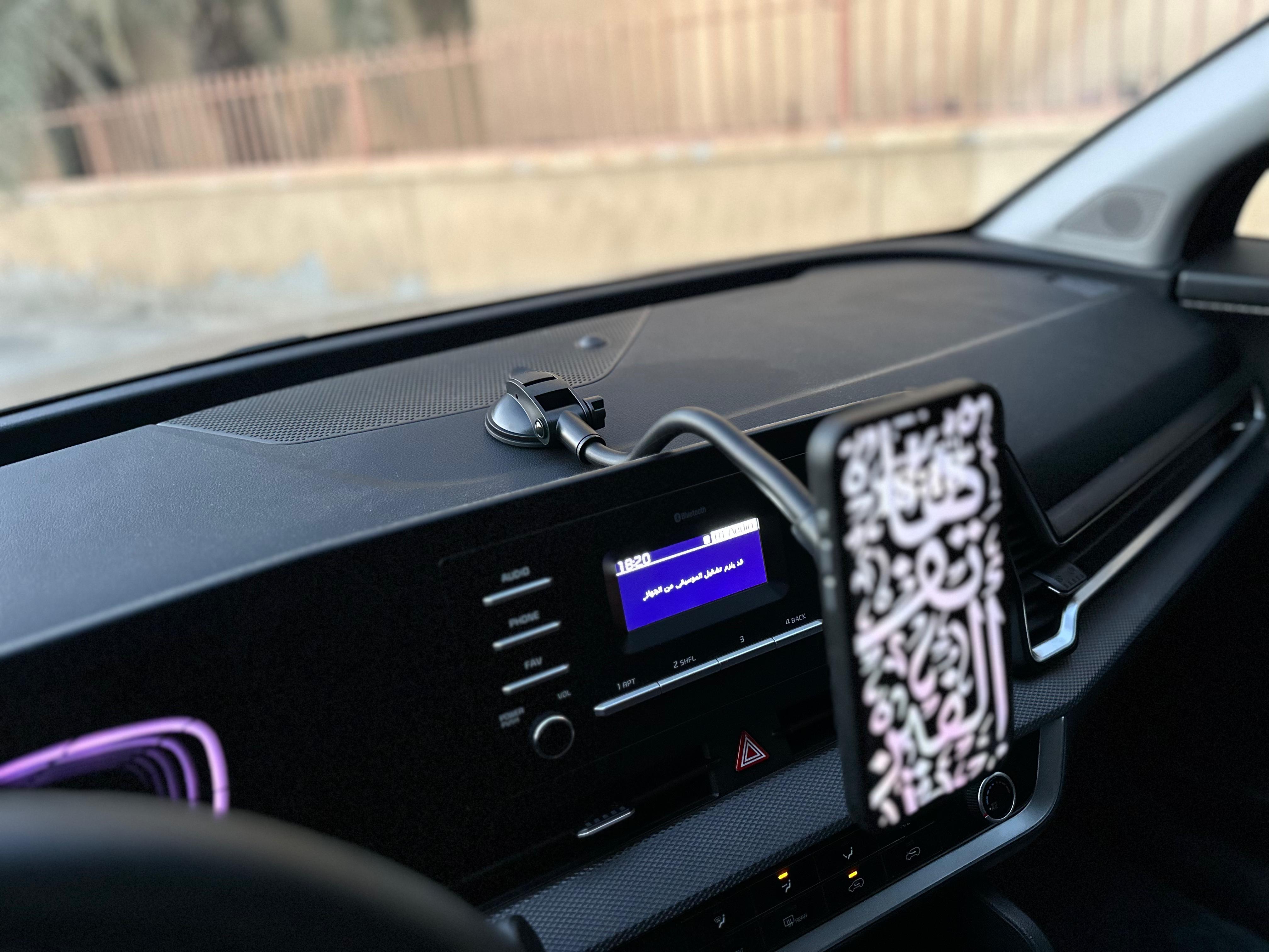 Magdrive Core شاحن سيارة مغناطيسي من LZEL مع دوران 360 درجة ومشبك بلمسة واحدة