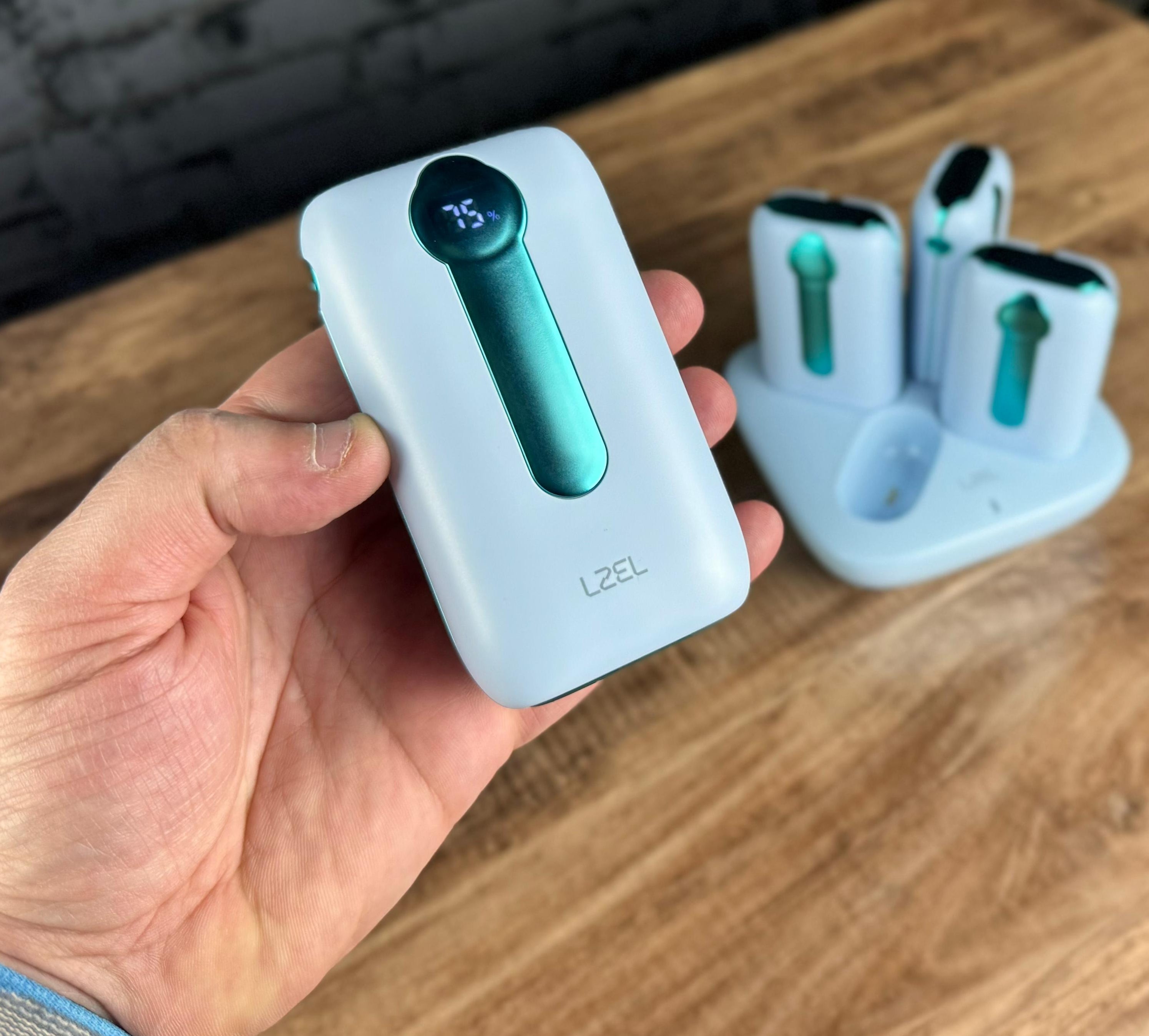 محطة الطاقة المحمولة QUADRA ENERGIA X من ليزل 10000 مللي أمبير × 4 مع كيبل مدمج Lightning و Type-C|أزرق