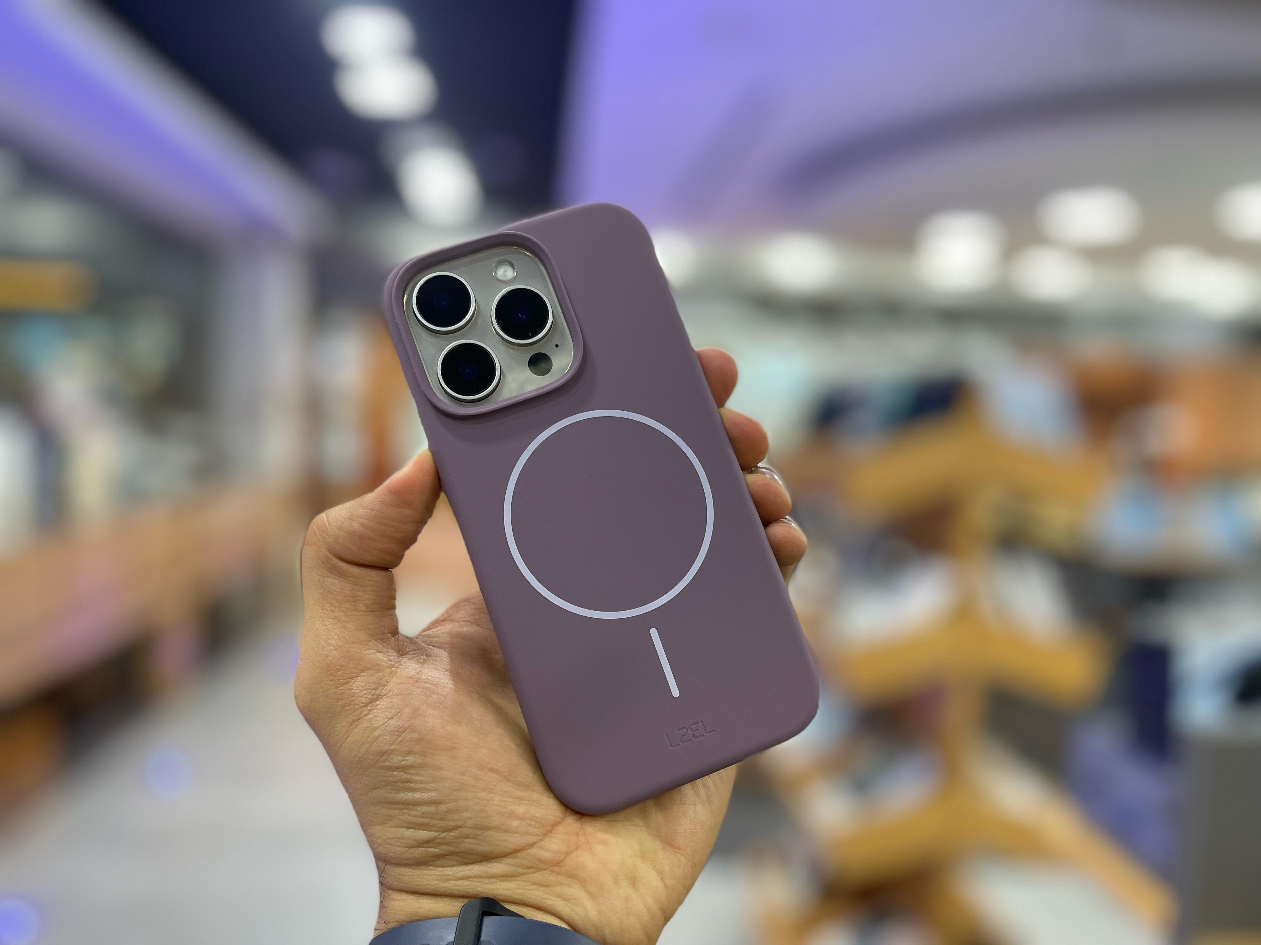 كڤر حماية سيليكون من ليزل متوافق مع MagSafe لهاتف iPhone 16 Pro|بنفسجي