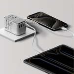 شاحن سفر Momax 1-World+ Flow بأربع منافذ مع كيبل USB-C مدمج – 35 واط