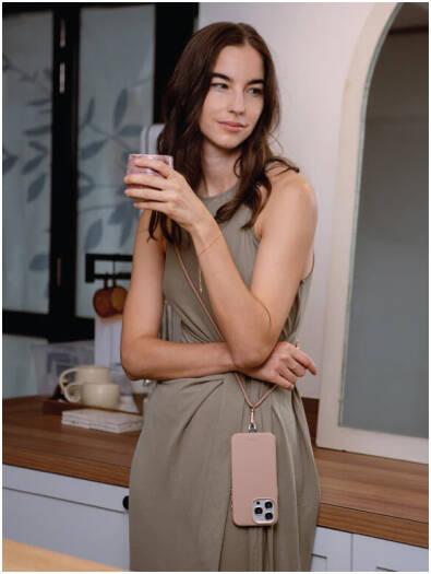 Uniq Coehl iPhone 15 Pro Max Magnetic Charging Muse | Dusty Nude (Dusty Nude)