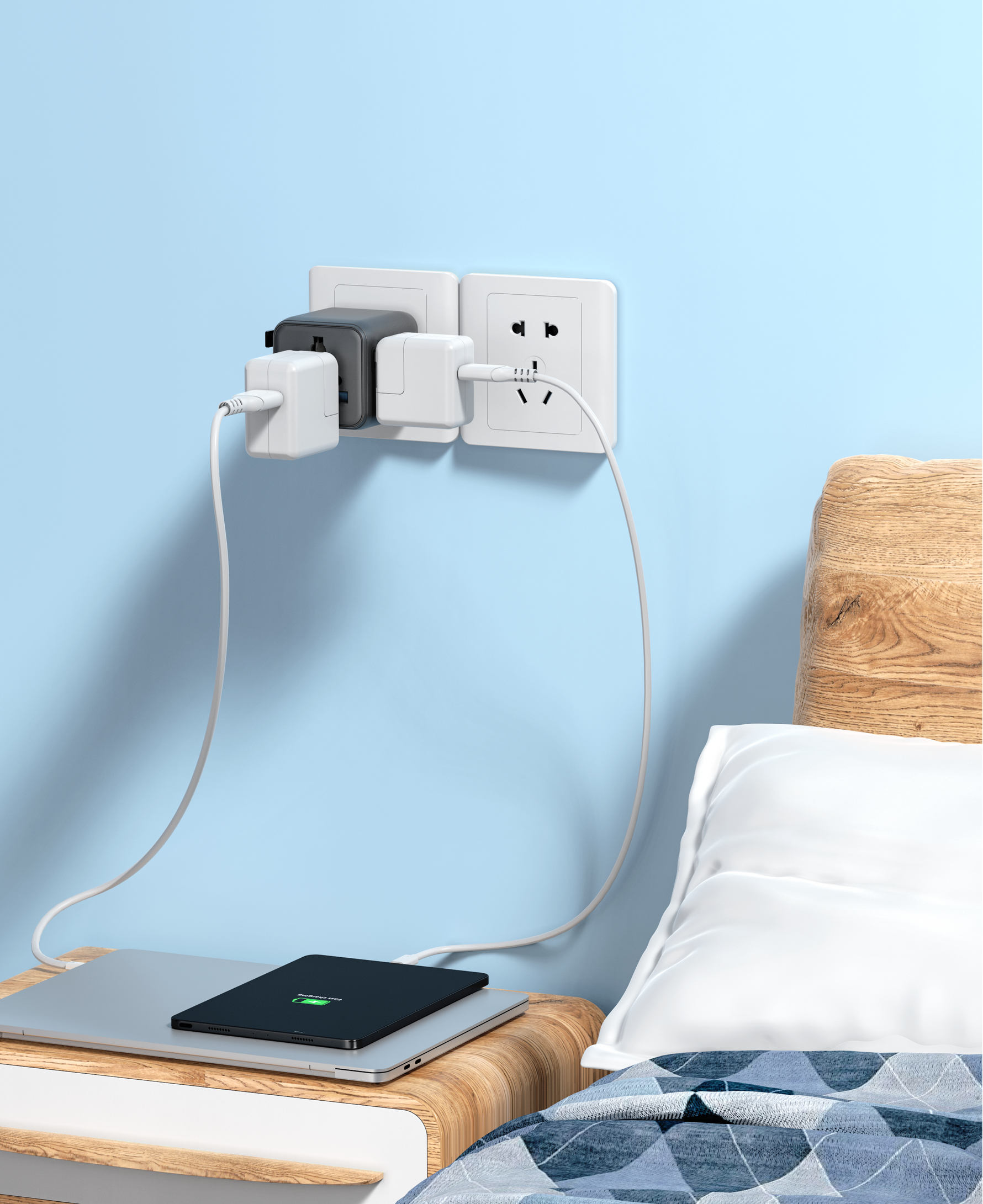 LZEL Voyage Globepower 2500 Watt Universal Multi Travel Plug Adapter | Black