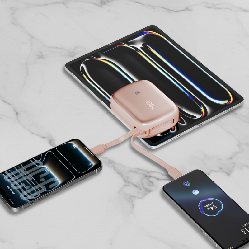 باور بانك من 90% percent بسعة 22.5 واط، مزود بكابلين مدمجين | Usb-C & Lightning | أزرق