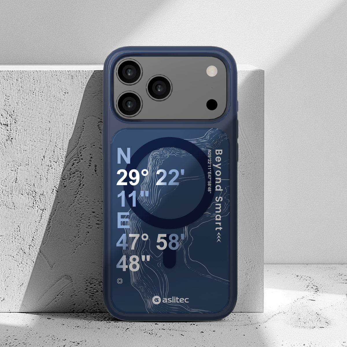 كفر Aslitec GEOMAG سيليكون فاخر بدعم MagSafe ولمسات معدنية لـ iPhone 18 Pro و18 Pro Max
