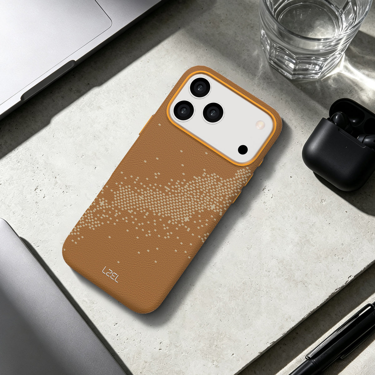 كفر LZEL LEATHERWAVE MAG من الجلد الفاخر بدعم MagSafe ونقشة متموجة لـ iPhone 18 Pro و18 Pro Max
