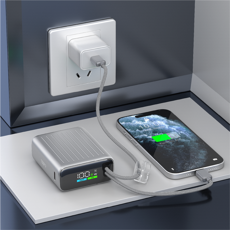 باور بنك من Lzel Neurode 10K PD 35W مع كابلات USB-C وLightning 