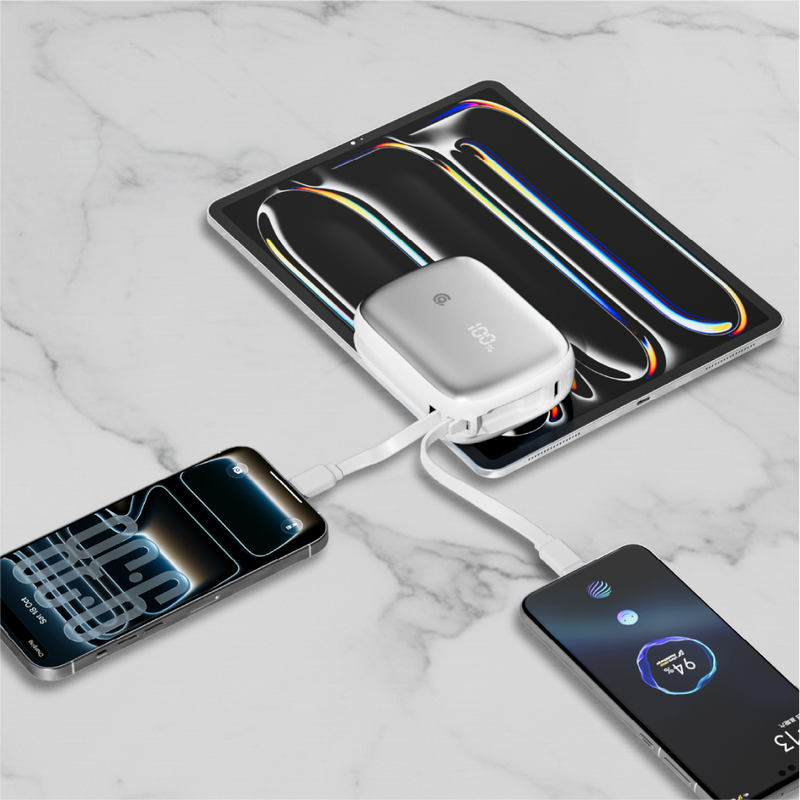باور بانك من 90% percent بسعة 22.5 واط، مزود بكابلين مدمجين | Usb-C & Lightning | أزرق
