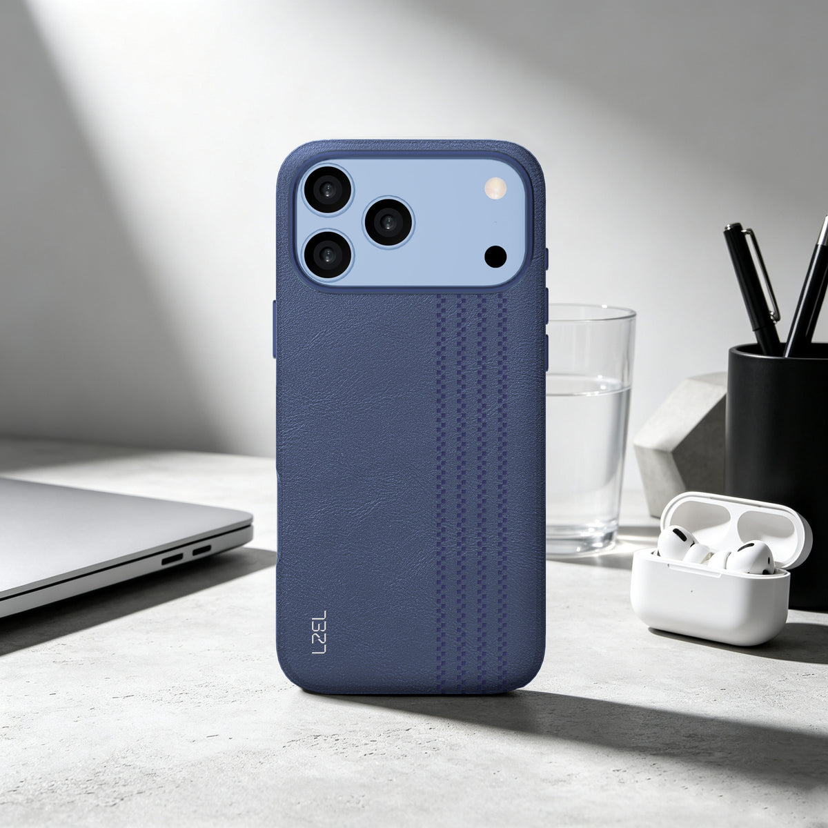 كفر LZEL MAGLINEAR من الجلد الفاخر بدعم MagSafe ونقشة خطية لـ iPhone 18 Pro و18 Pro Max