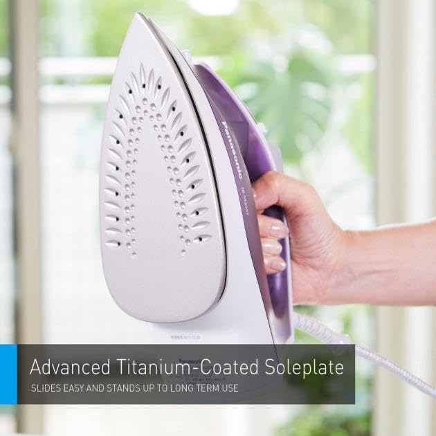 مكواة بخار 1800 واط مع قاعدة مطلية بالتيتانيوم  من Panasonic | أبيض وأرجواني