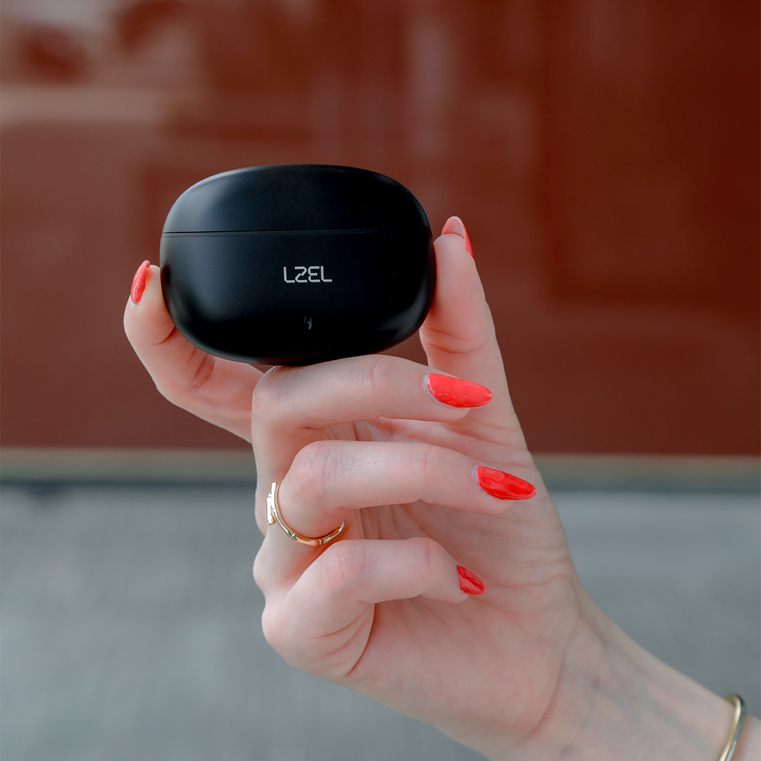 ميكروفون لاسلكي محمول LZEL 2.4GHz – تشغيل فوري، تقليل الضوضاء، مؤثرات صوتية