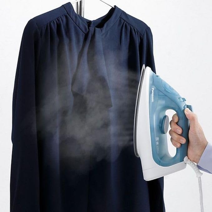 مكواة بخار 2300 واط بقوة بخار هائلة وقاعدة تيتانيوم من Panasonic | أخضر
