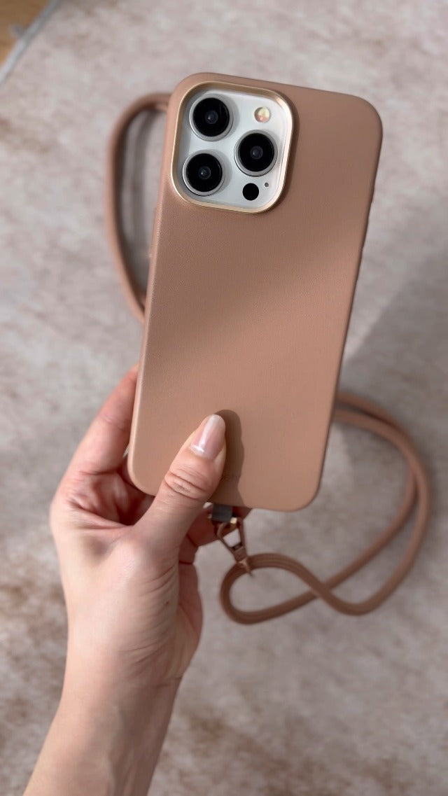 Uniq Coehl iPhone 15 Pro Max Magnetic Charging Muse | Dusty Nude (Dusty Nude)