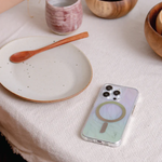 Uniq Coehl iPhone 15 Pro Magnetic Charging Willow | Iridescence