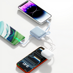 Asli ChargeFlux Mini بطارية متنقلة 10000 مللي أمبير مع كابلي USB-C وLightning مدمجين، شحن سريع PD بقدرة 35 واط 