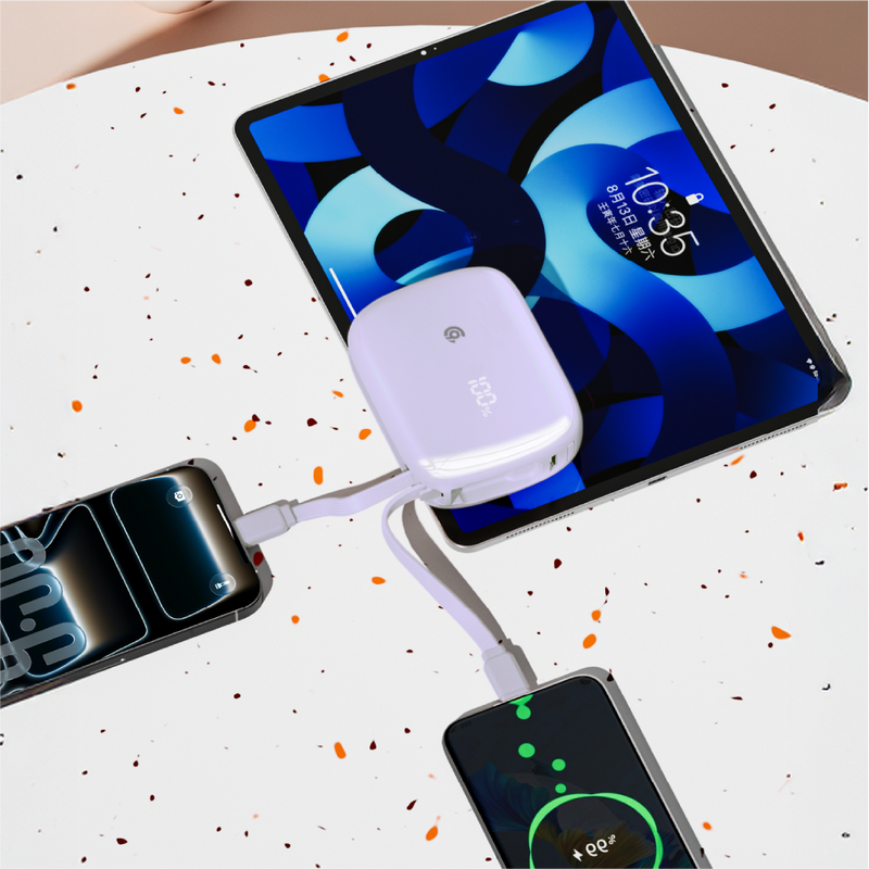 باور بانك من 90% percent بسعة 22.5 واط، مزود بكابلين مدمجين | Usb-C & Lightning | أزرق