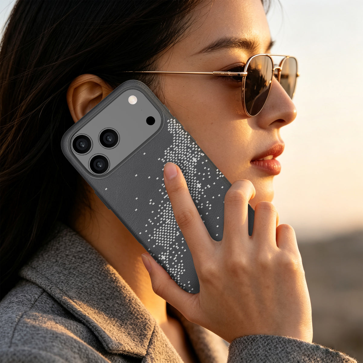 كفر LZEL LEATHERWAVE MAG من الجلد الفاخر بدعم MagSafe ونقشة متموجة لـ iPhone 18 Pro و18 Pro Max