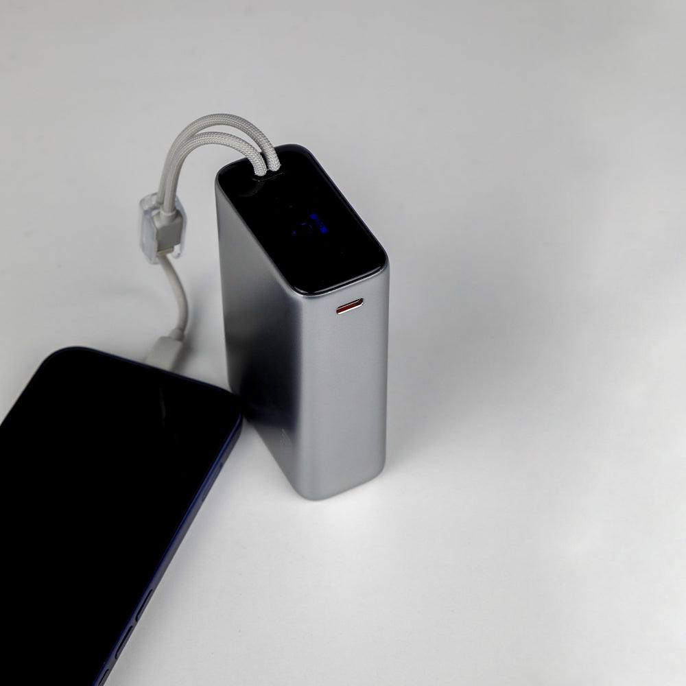  باور بانك من Lzel Neurode 20K PD45W مع كابلات USB-C وLightning 