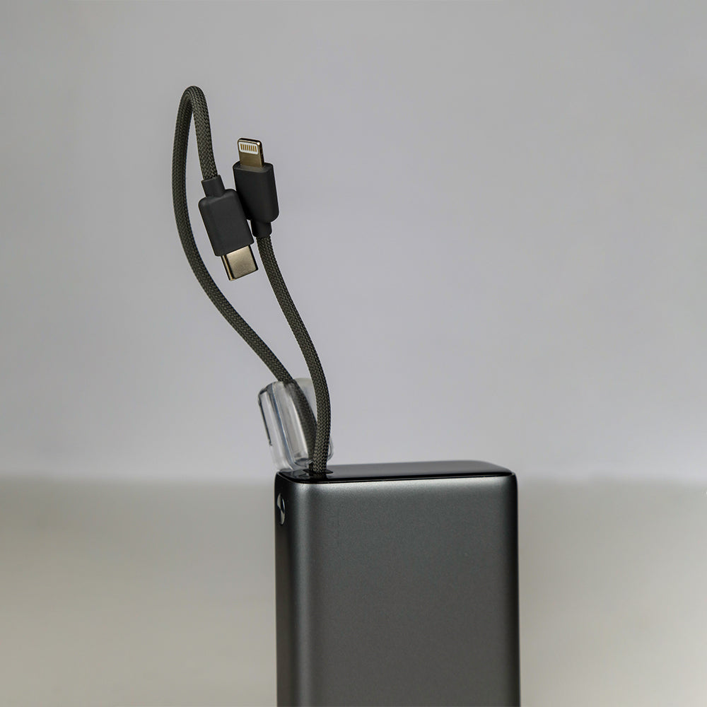  باور بانك من Lzel Neurode 20K PD45W مع كابلات USB-C وLightning 