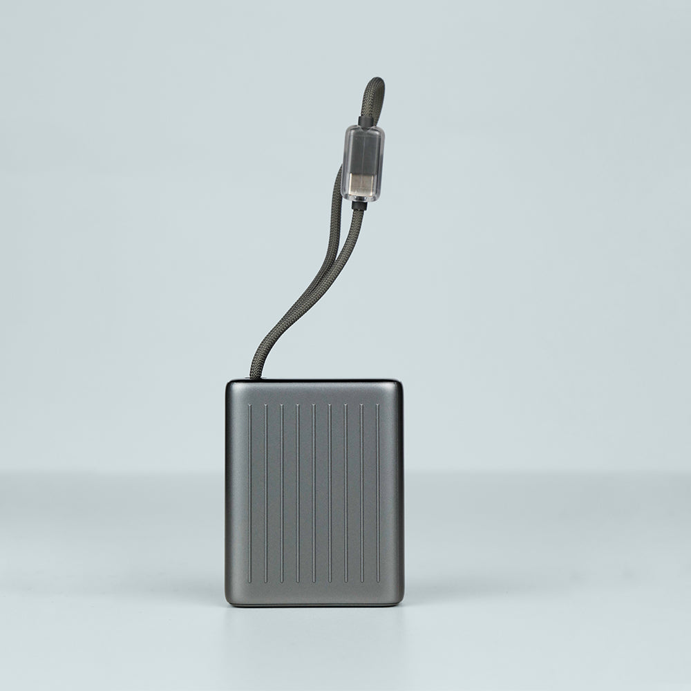 باور بنك من Lzel Neurode 10K PD 35W مع كابلات USB-C وLightning 