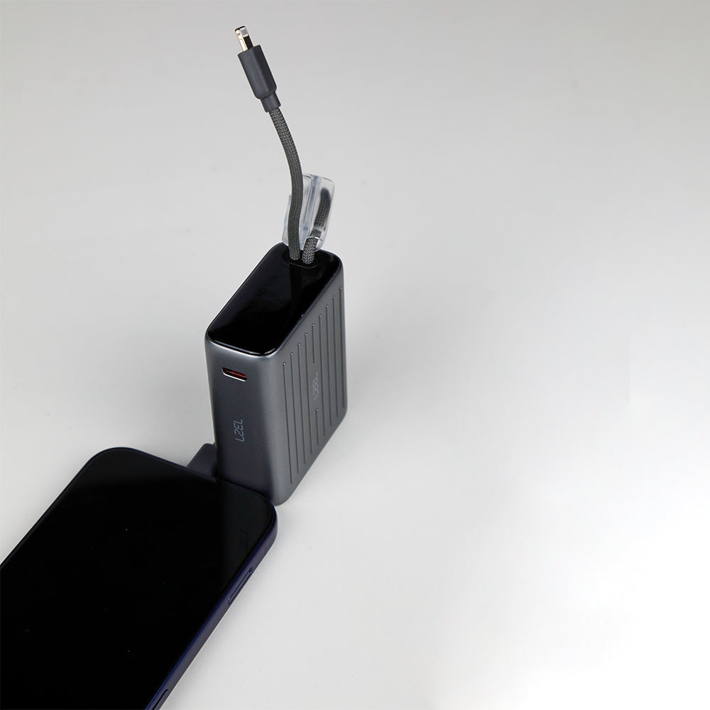باور بنك من Lzel Neurode 10K PD 35W مع كابلات USB-C وLightning 
