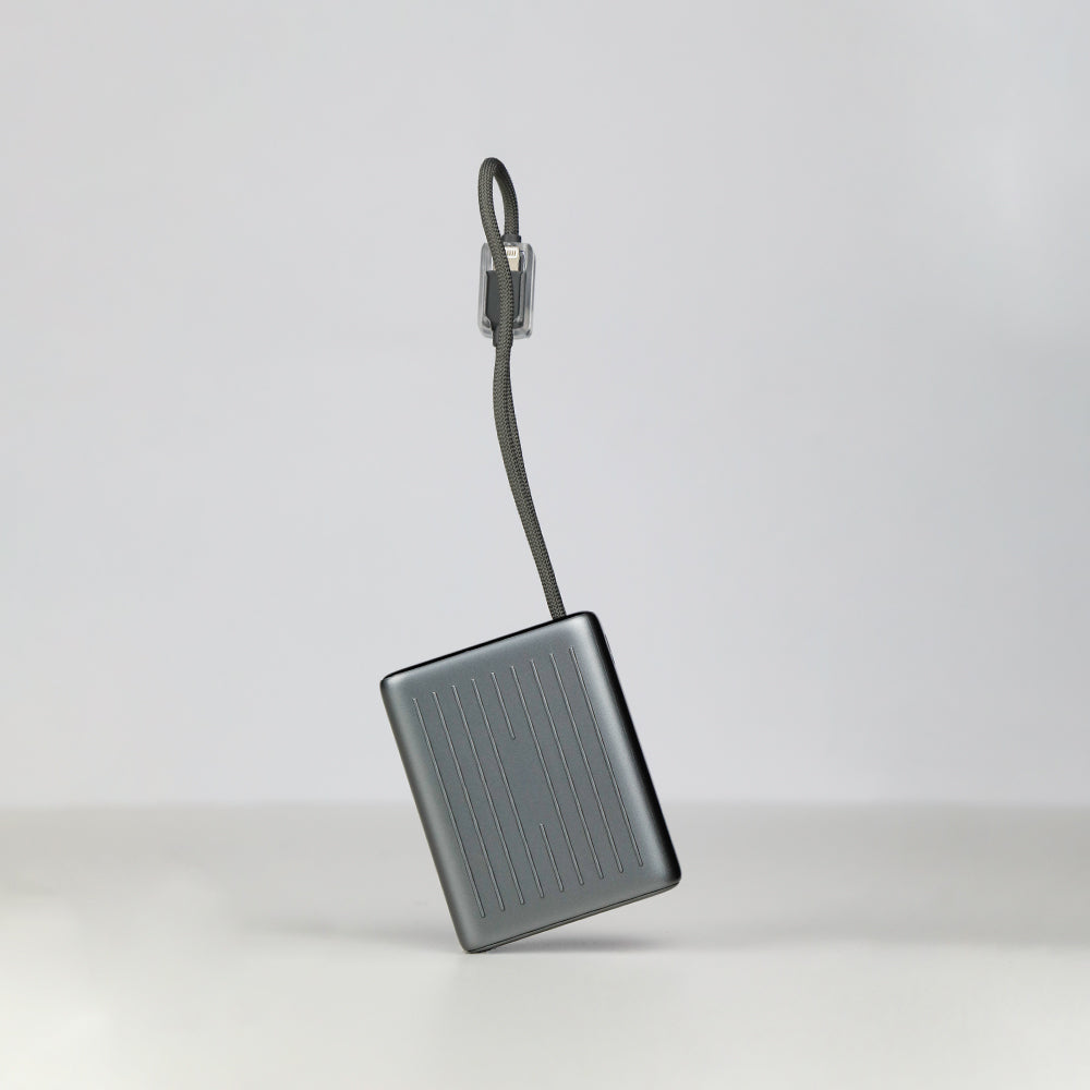 باور بنك من Lzel Neurode 10K PD 35W مع كابلات USB-C وLightning 