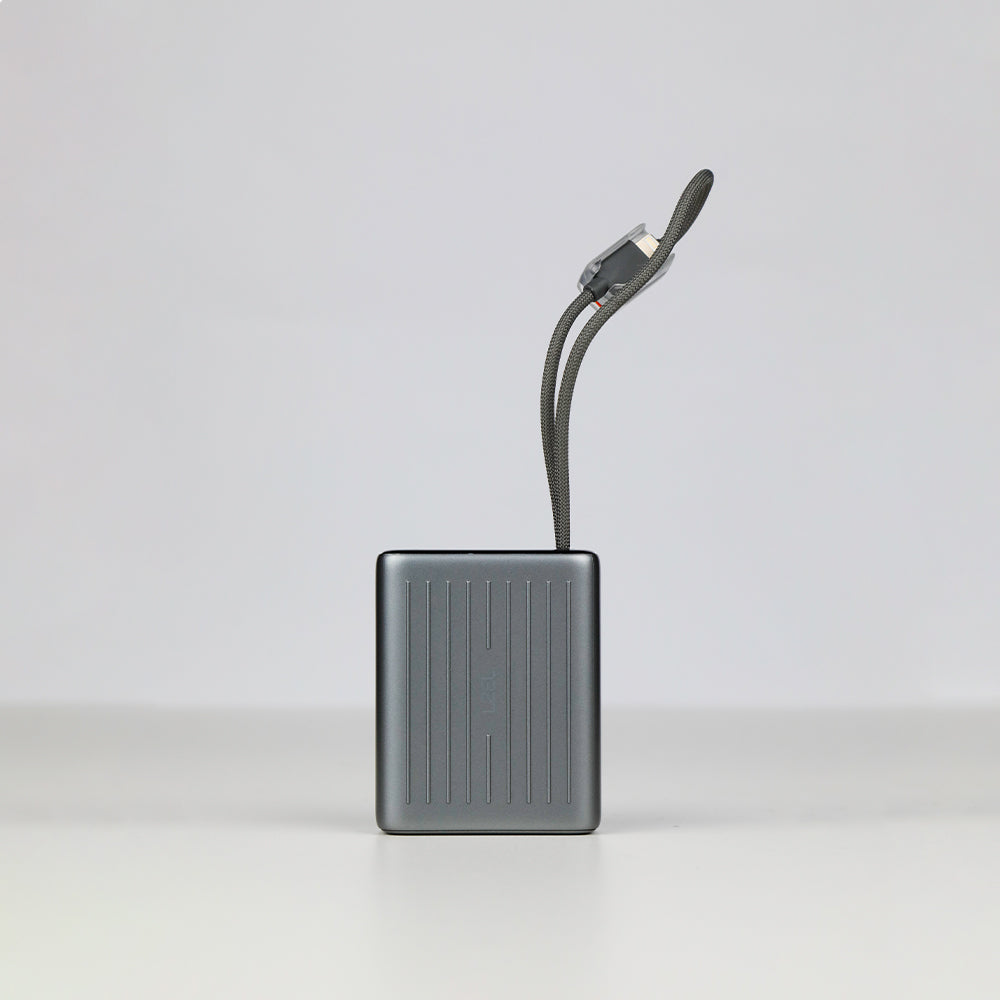 باور بنك من Lzel Neurode 10K PD 35W مع كابلات USB-C وLightning 
