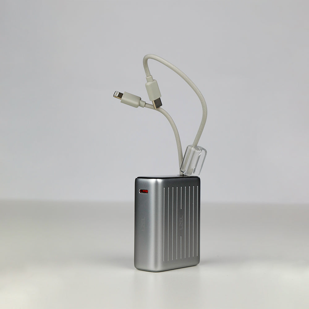 باور بنك من Lzel Neurode 10K PD 35W مع كابلات USB-C وLightning 