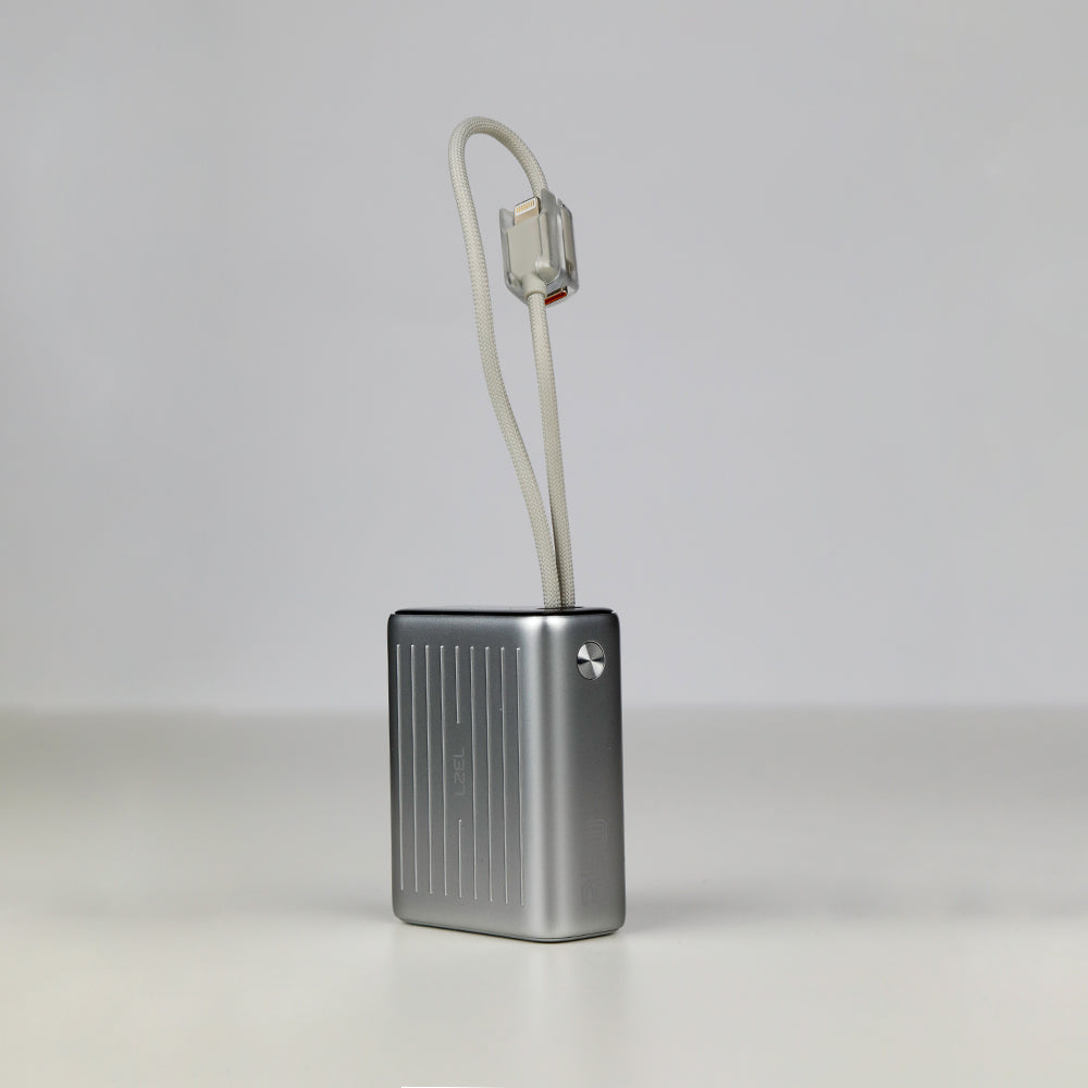 باور بنك من Lzel Neurode 10K PD 35W مع كابلات USB-C وLightning 