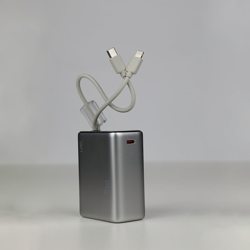 باور بانك من Lzel Neurovolt 15K PD22.5W مع كابلات USB-C وLightning