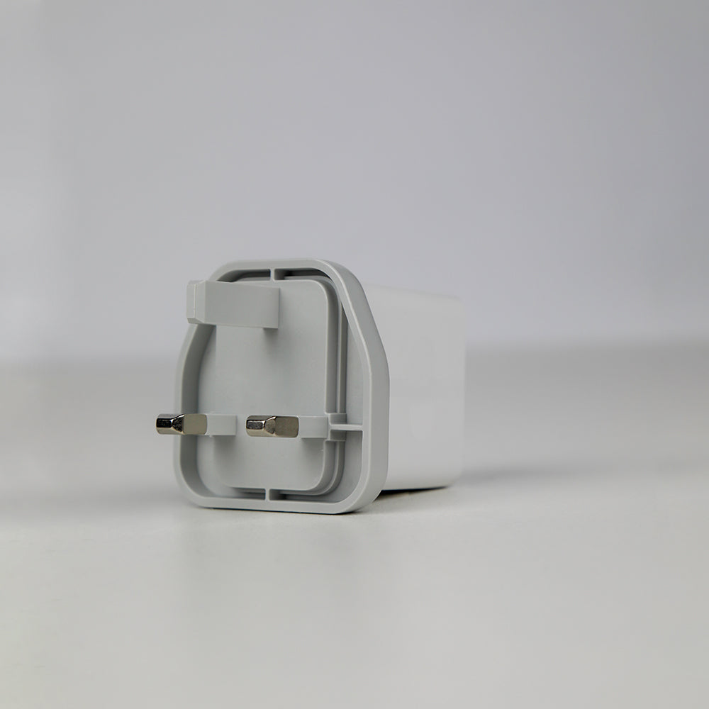 شاحن حائط USB بقوة 20 واط مزدوج المنافذ من ‎90 Percent ‎THUNDERNEO Volt | أبيض