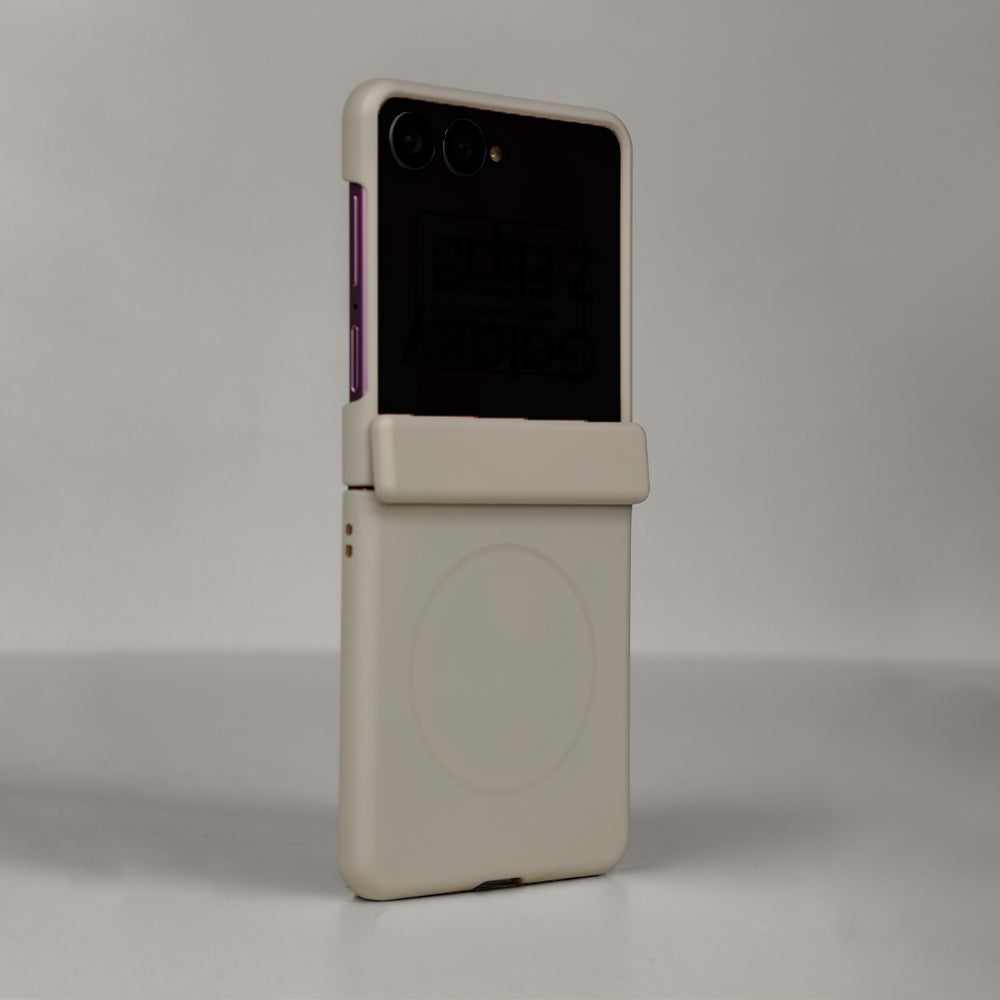 كڤر حماية Samsung Galaxy Z Flip8 قابل للطي مع دعم MagSafe