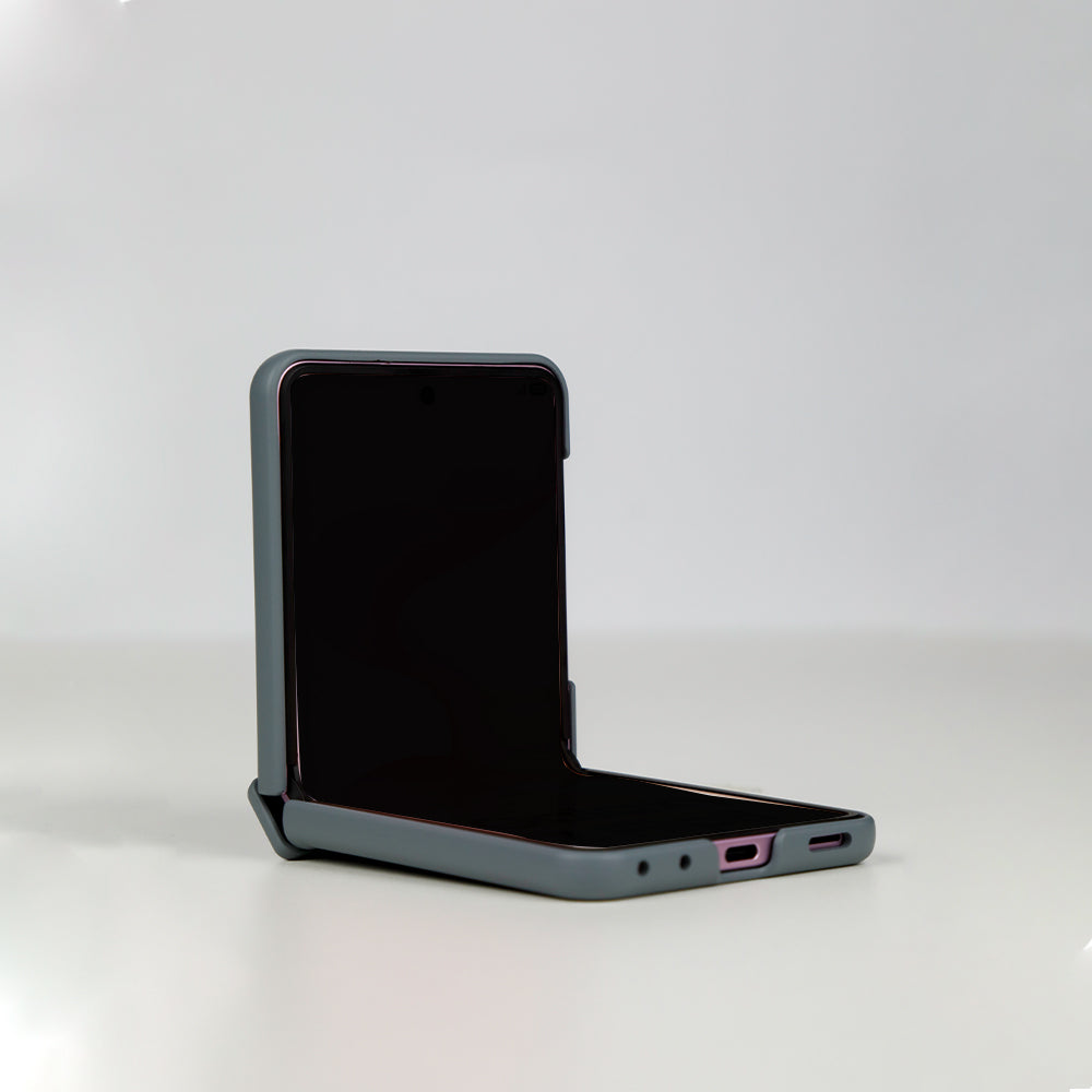 كڤر حماية Samsung Galaxy Z Flip8 قابل للطي مع دعم MagSafe