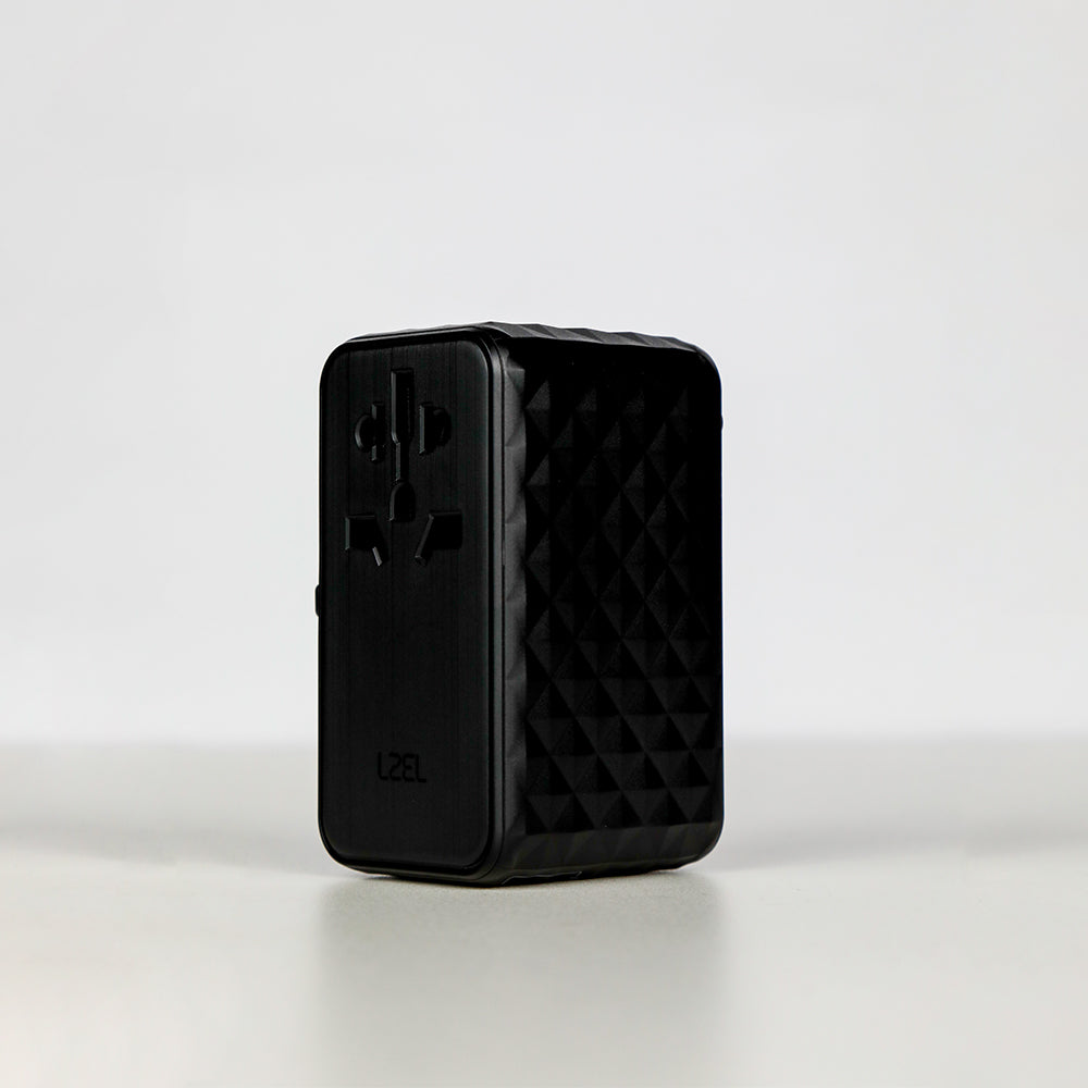 شاحن لكل الدول Voyage Elite من ليزل يدعم تقنية GaN مع كيبل USB-C مدمج بقوة 170 واط| أسود