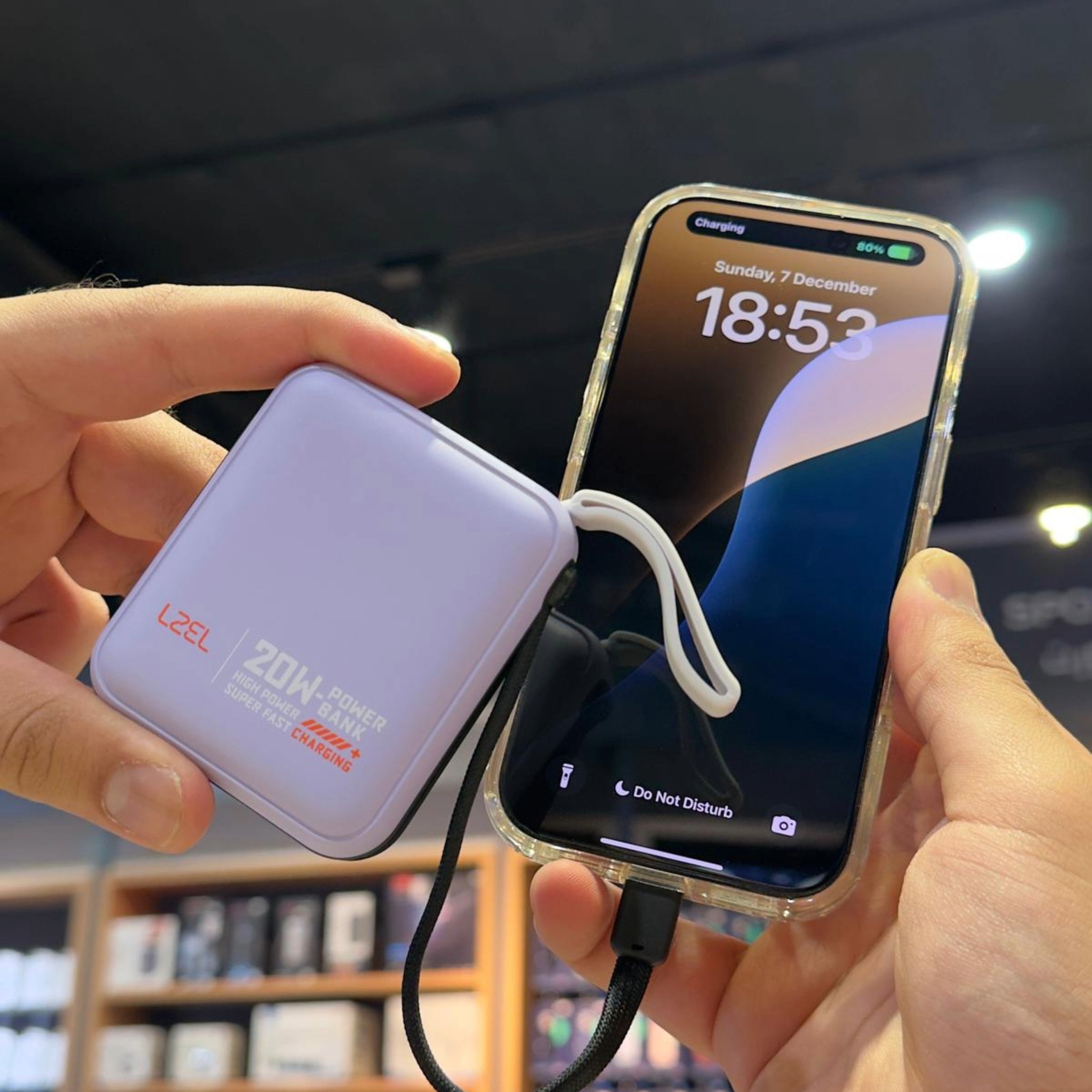 بطارية متنقلة ZenoFlex Charge Mini من ليزل بسعة 10000 مللي أمبير بتقنية الشحن السريع PD | بنفسجي