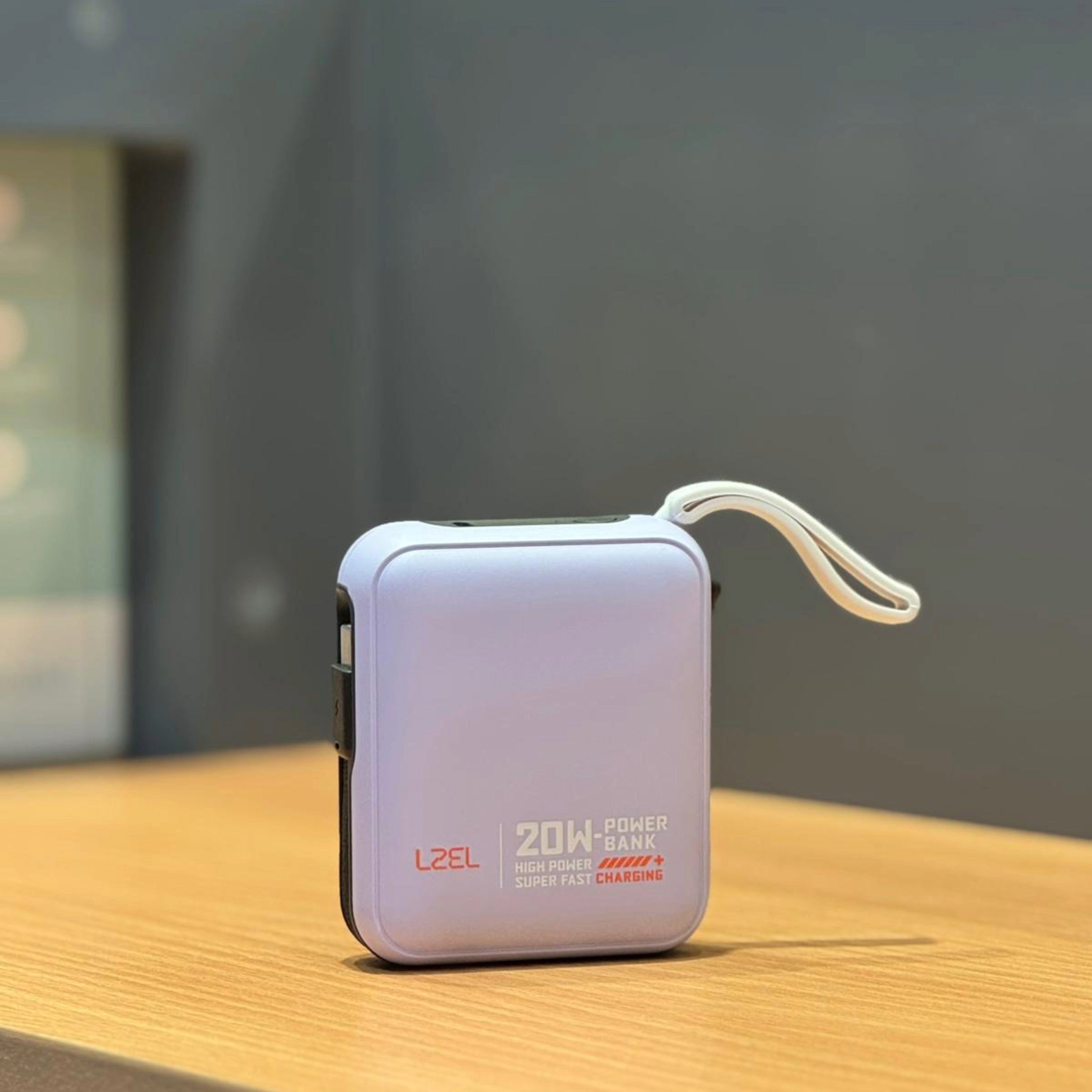 بطارية متنقلة ZenoFlex Charge Mini من ليزل بسعة 10000 مللي أمبير بتقنية الشحن السريع PD | بنفسجي