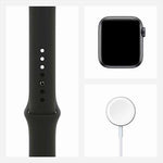 ساعة Apple Watch Series 6 GPS مقاس 44mm بإطار من الألومنيوم لون Space Gray وسوار Sport Band | اللون الأسود – المقاس العادي.
