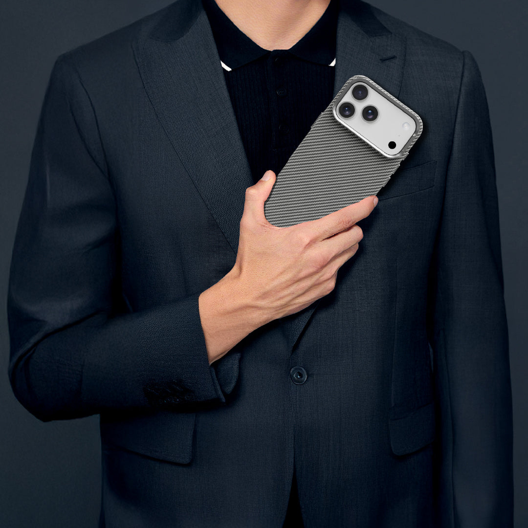 كڤر حماية LZEL MagCarbon 3DGrip لجهاز iPhone 17 Pro Max | رمادي