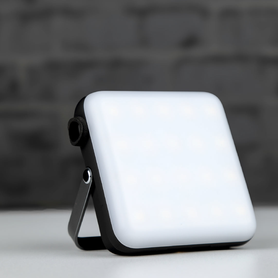 مصباح LED LZEL Luminova Surge20 ثلاثي الوضعية | 100-1200 لومين مع بطارية 20,000 ملّي أمبير 