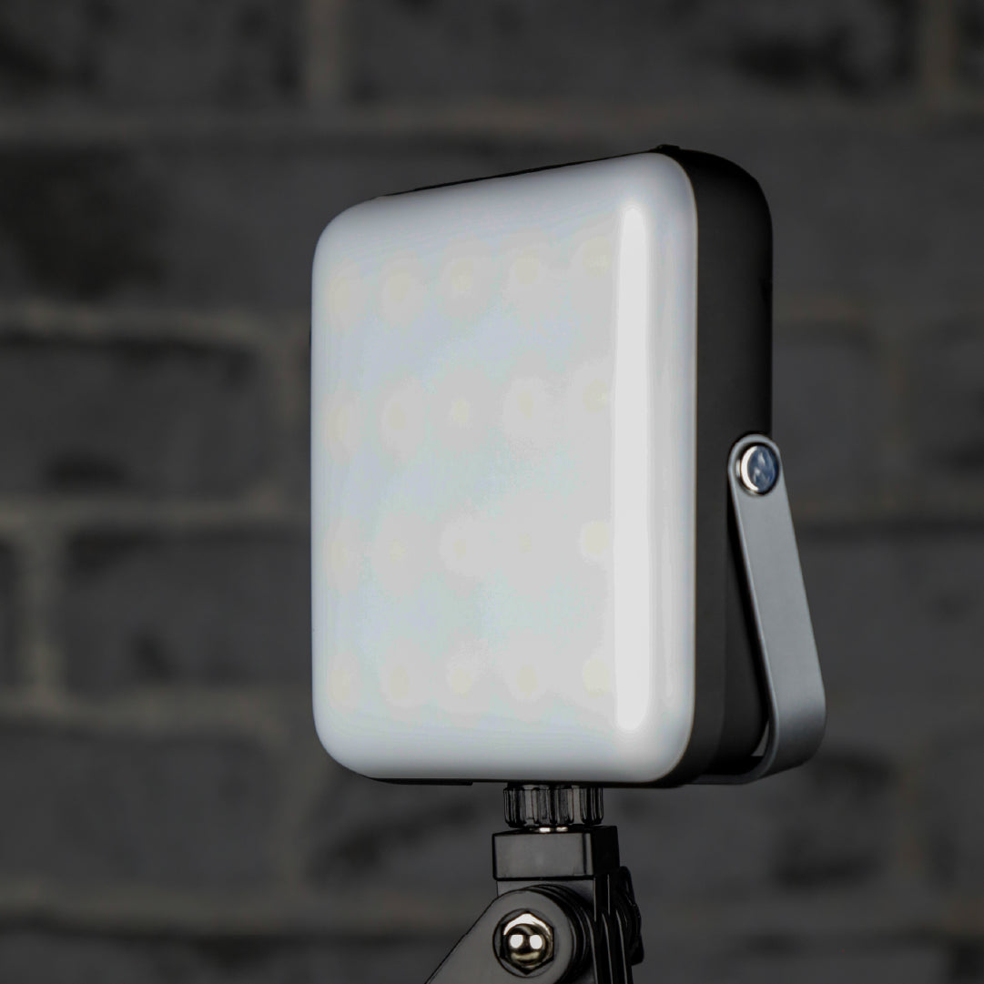 مصباح LED LZEL Luminova Surge20 ثلاثي الوضعية | 100-1200 لومين مع بطارية 20,000 ملّي أمبير 