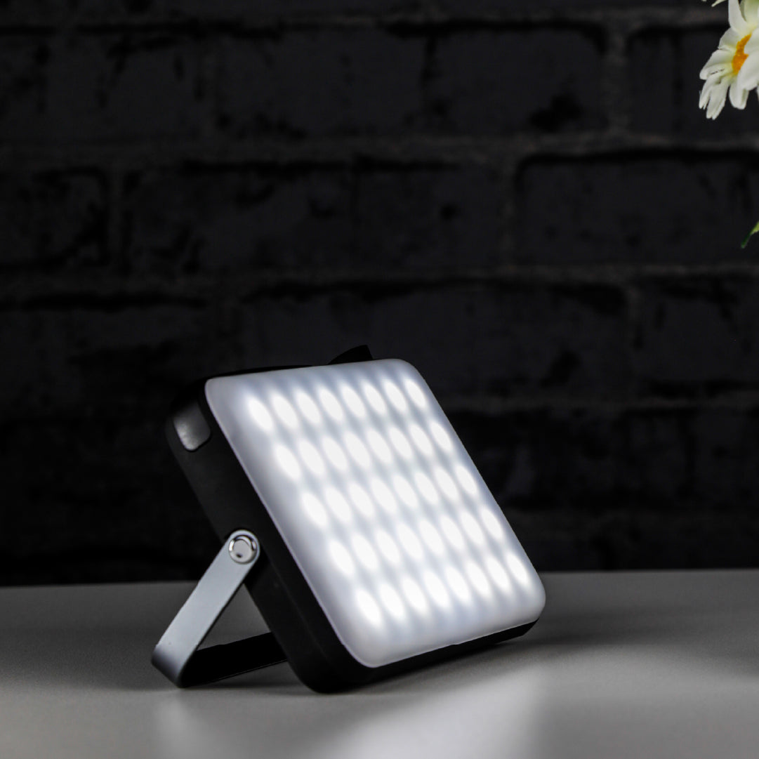 LZEL Luminova Surg10 كشاف LED ثلاثي الوضع + باور بنك، 100–800 لومن، قابل لإعادة الشحن USB-C 