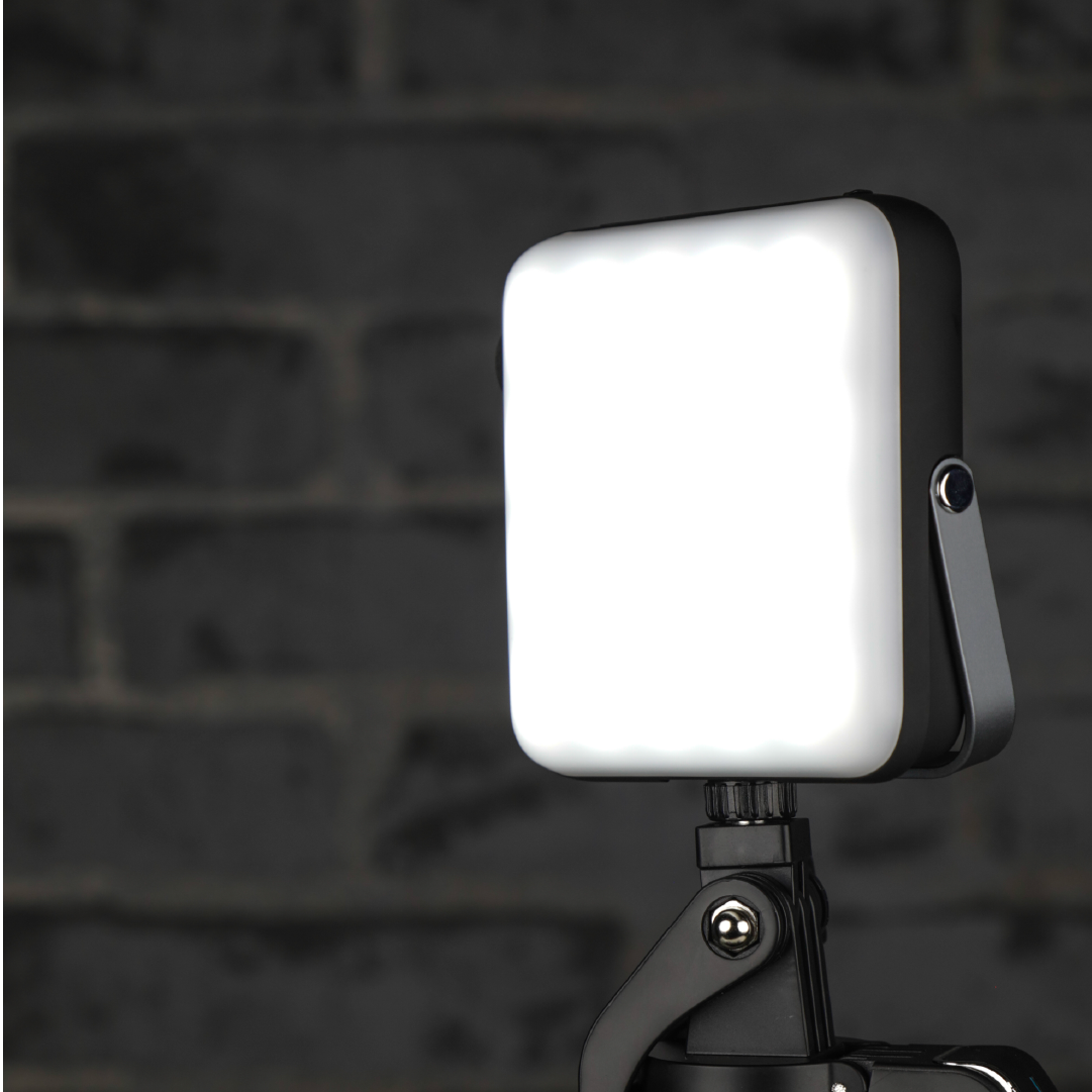 LZEL Luminova Surg10 كشاف LED ثلاثي الوضع + باور بنك، 100–800 لومن، قابل لإعادة الشحن USB-C 