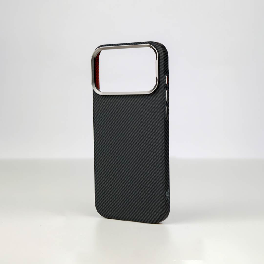 كڤر حماية LZEL MagCarbon 3DGrip لجهاز iPhone 17 Pro Max 