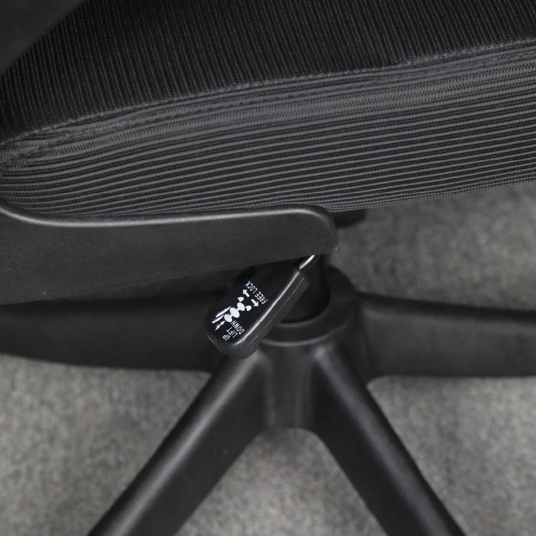 Bull Ergonomic Mesh Gaming & Office Chair 320 mm Nylon Base | Black